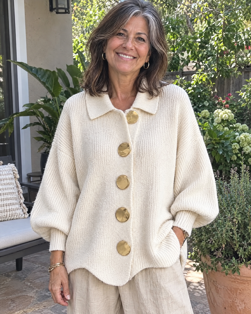 Isadora | Oversized Kragen-Cardigan – Kundinnenfoto 1
